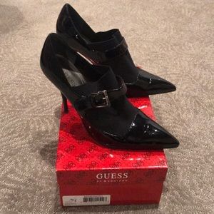 VGUC black Guess booties